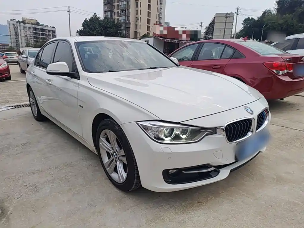Photo 4 - BMW 3 Series