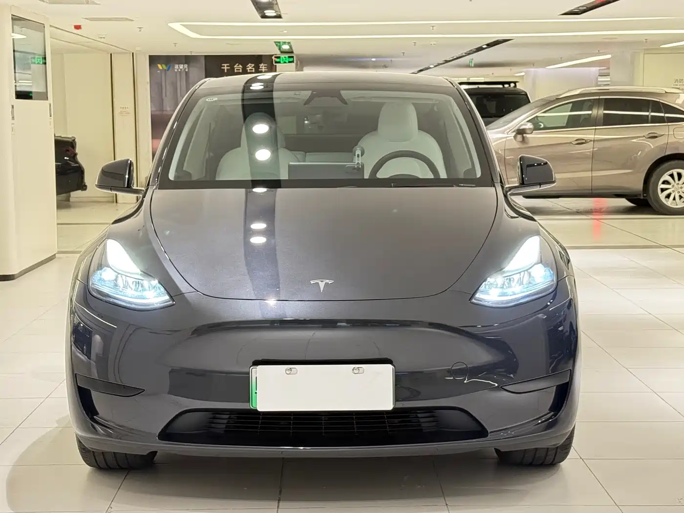 TESLA MODEL Y