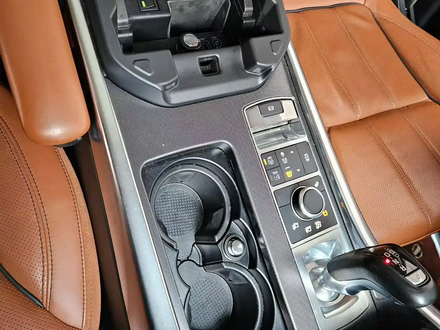 Land Rover Range Rover Sport 2016 Model 3.0 SC V6 HSE фото 6