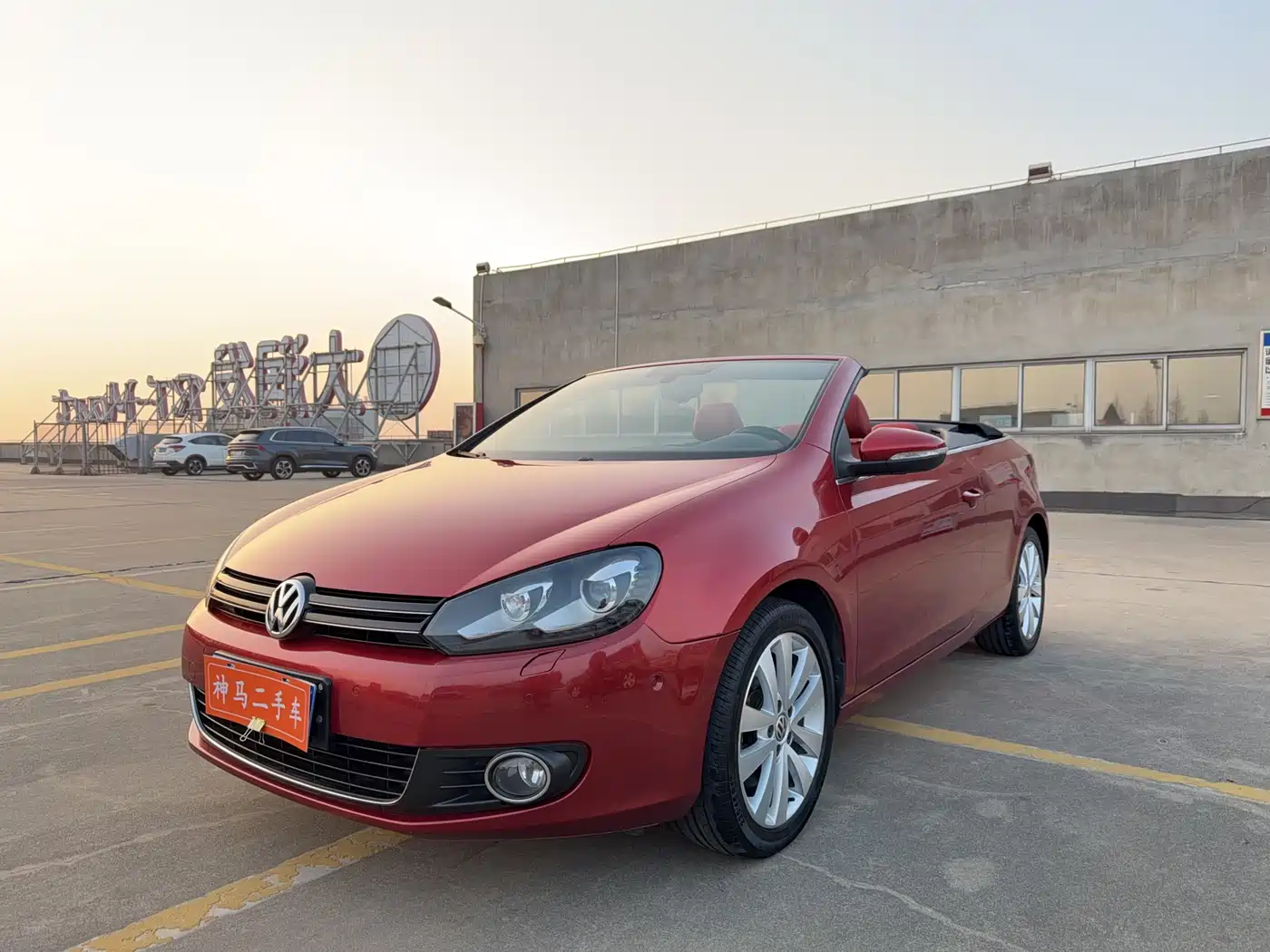 Volkswagen Golf (Import) 2012 1.4TSI Luxury Convertible Edition фото 8