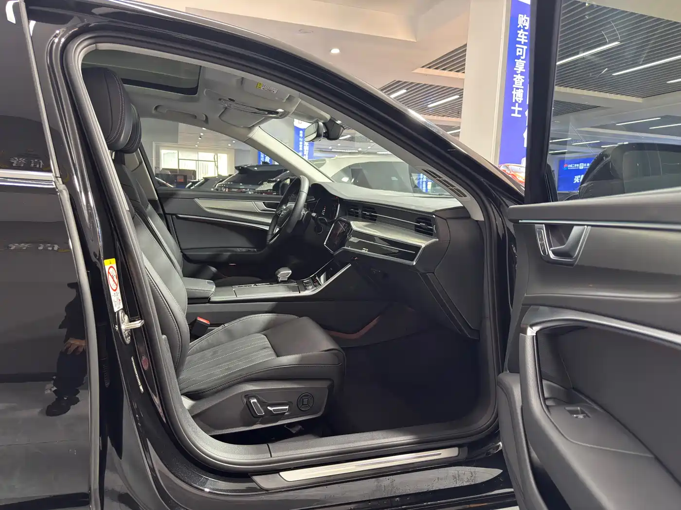 Audi A6L 2023 45 TFSI Premium Selection Elegance фото 13