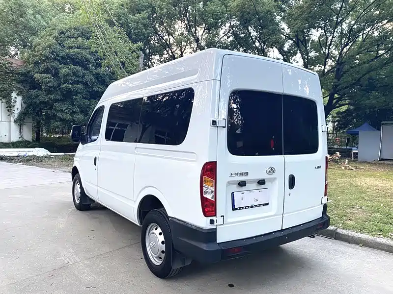 SAIC Maxus Xintu V80 2019 Model 2.5T Classic 6-speed manual Aoyuntong short wheelbase ultra-low roof 5/6-seater фото 4