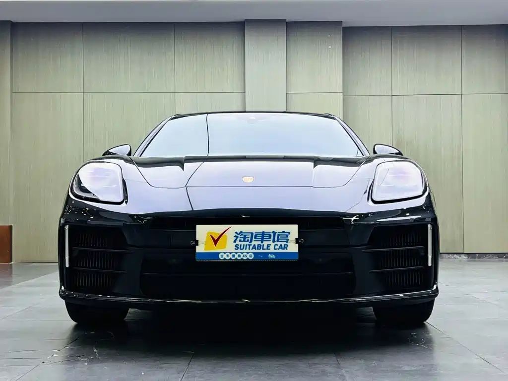 Фото 2 - Porsche Panamera