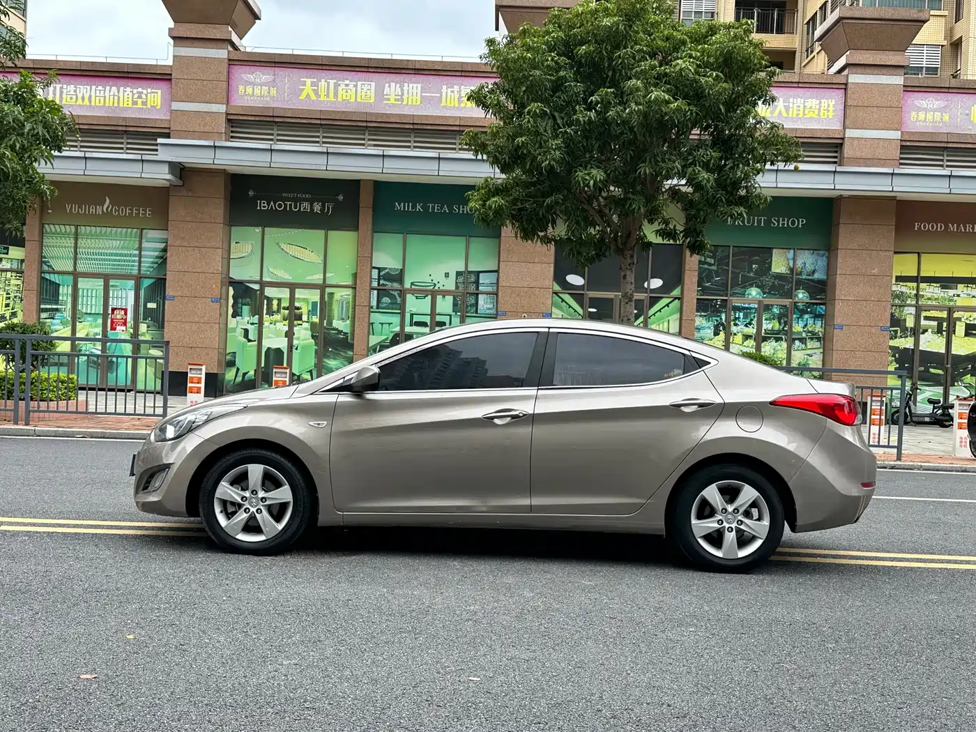 Hyundai Langdong 2013 1.6L Automatic Leading фото 4