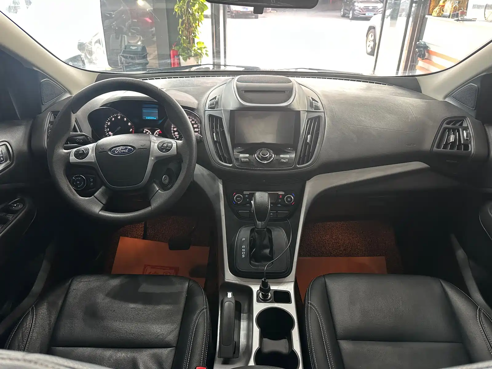 Фото 10 - Ford Kuga