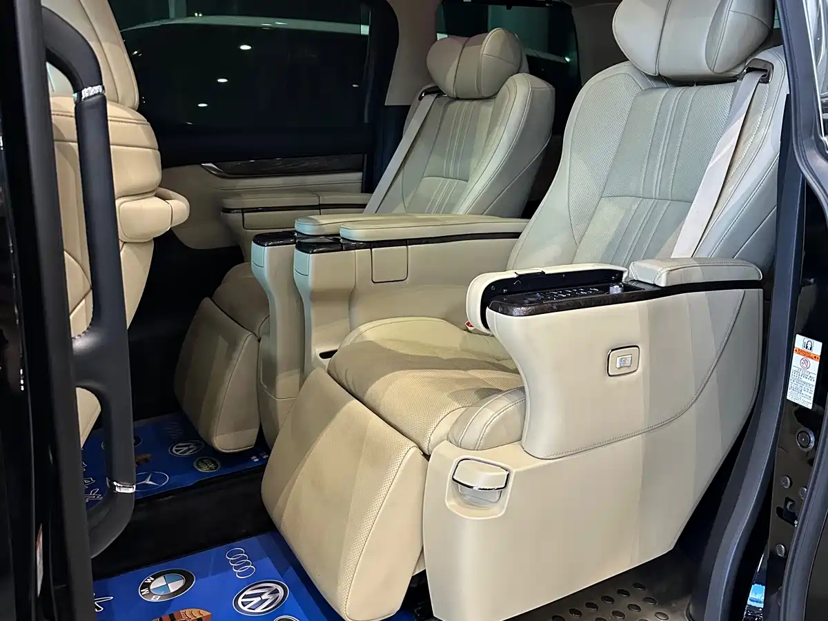 Toyota Vellfire 2021 Crown Hybrid 2.5L HV Supreme Edition фото 8