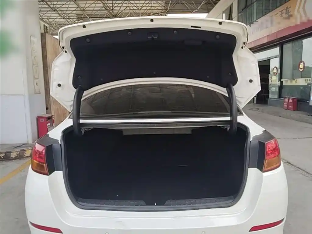 Kia K5 2015 2.0L Automatic GLS фото 15
