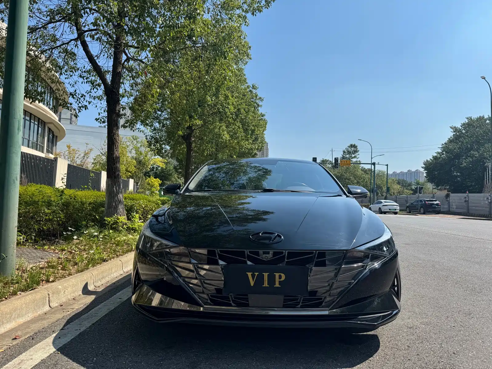 Фото 2 - Hyundai Elantra