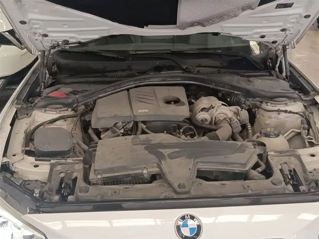 BMW 1 Series (Import) 2013 Facelift 116i Urban Model фото 16