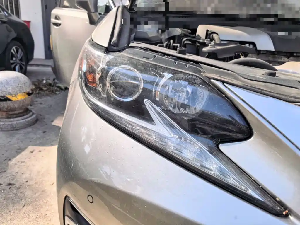 Photo 7 - Lexus ES