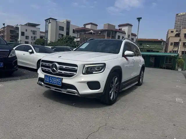 MERCEDES-BENZ GLB