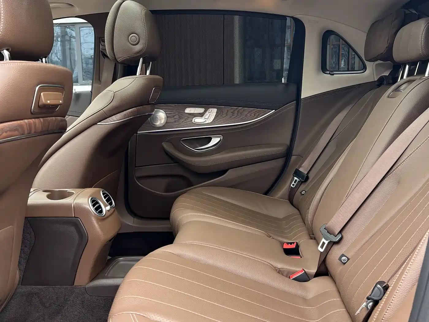 Mercedes-Benz E-Class 2018 E 300 L Luxury фото 6