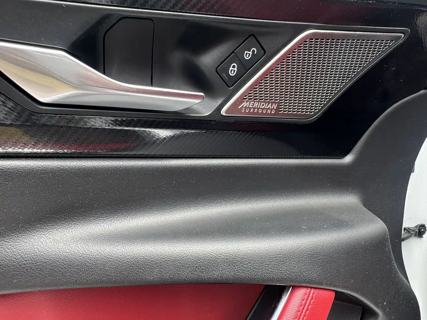 Jaguar XEL 2020 2.0T 200PS R-DYNAMIC S Progressive Sport Edition фото 5