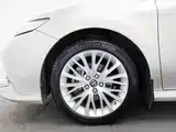 Фото 17 - Toyota Camry