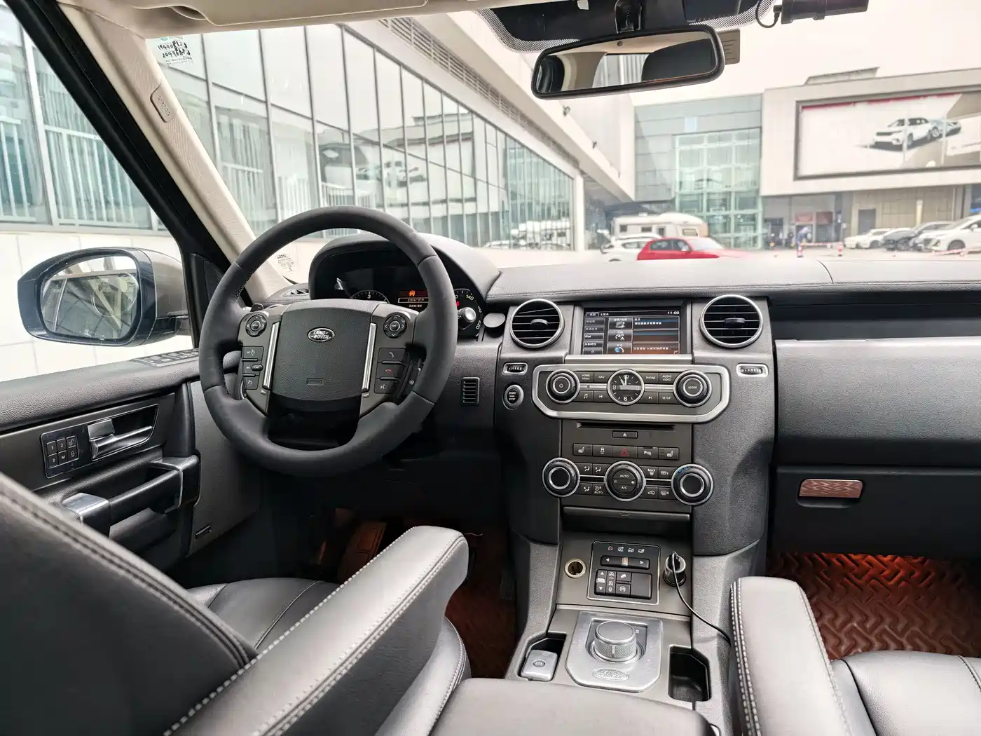 Land Rover Discovery 2015 3.0 SDV6 HSE Diesel фото 15
