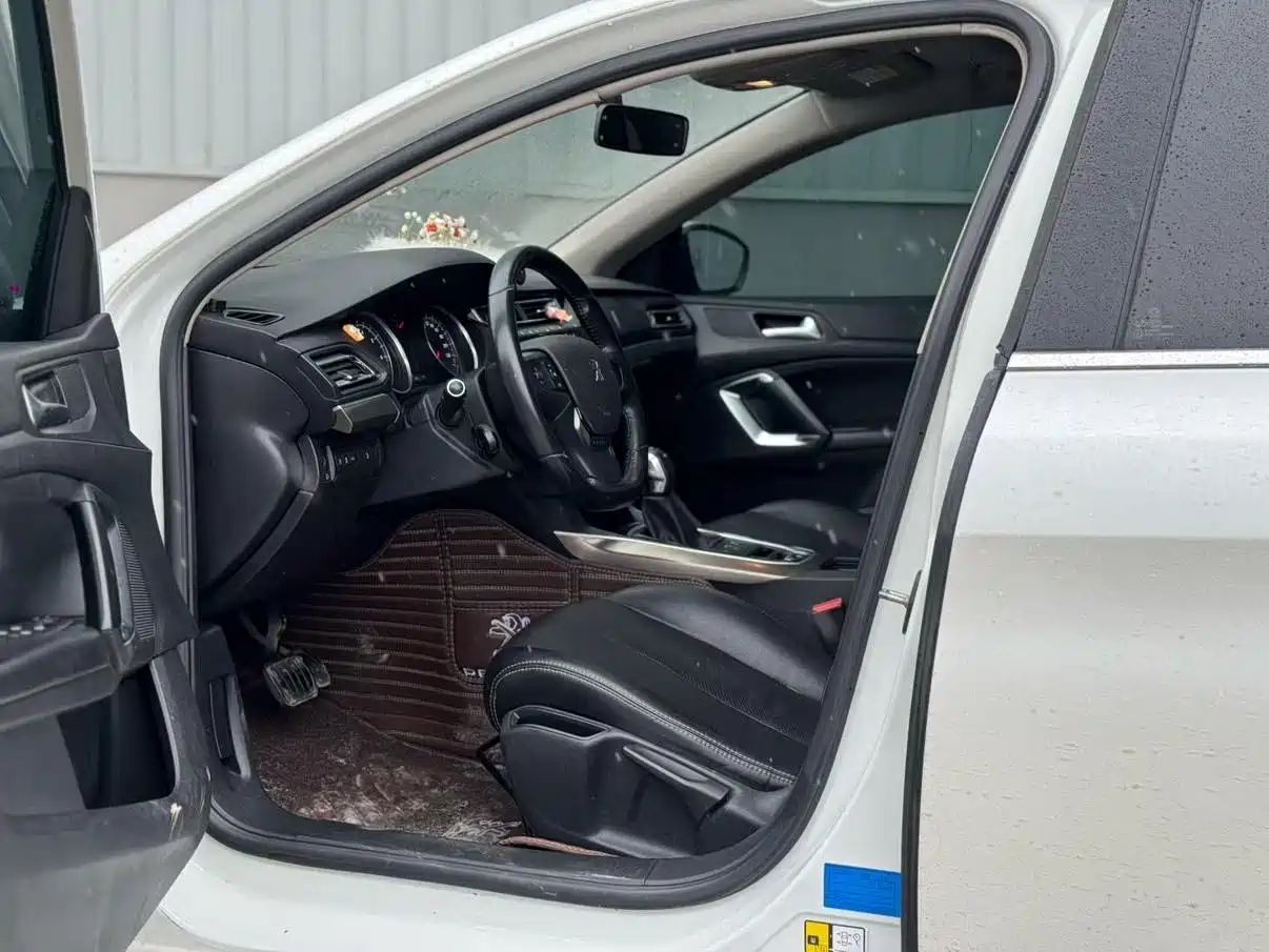 Peugeot 408 2016 1.6T Automatic Luxury Edition фото 7