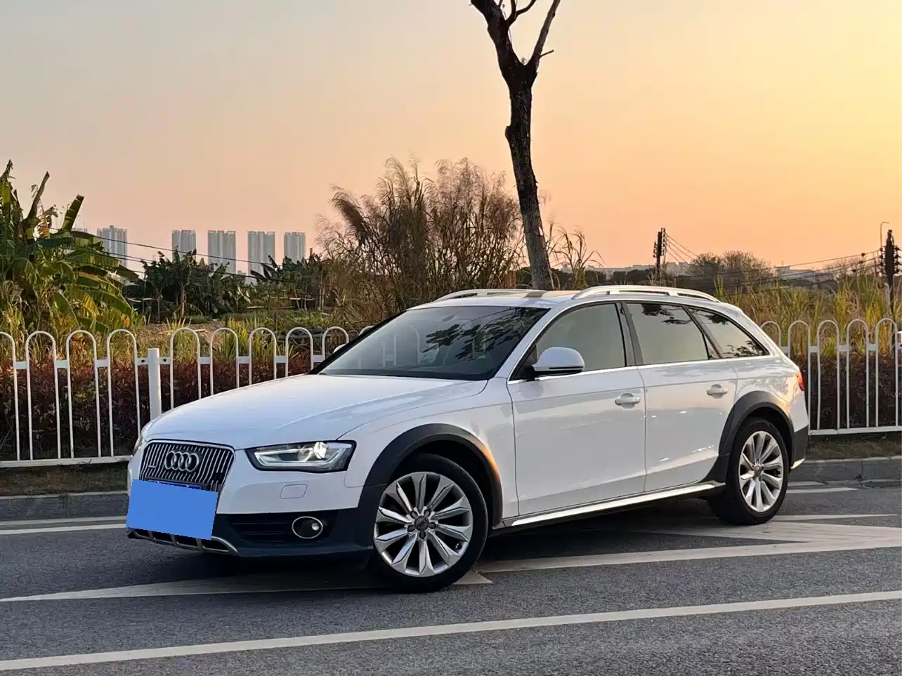 Audi A4 (Import) 2014 40 TFSI allroad quattro фото 2