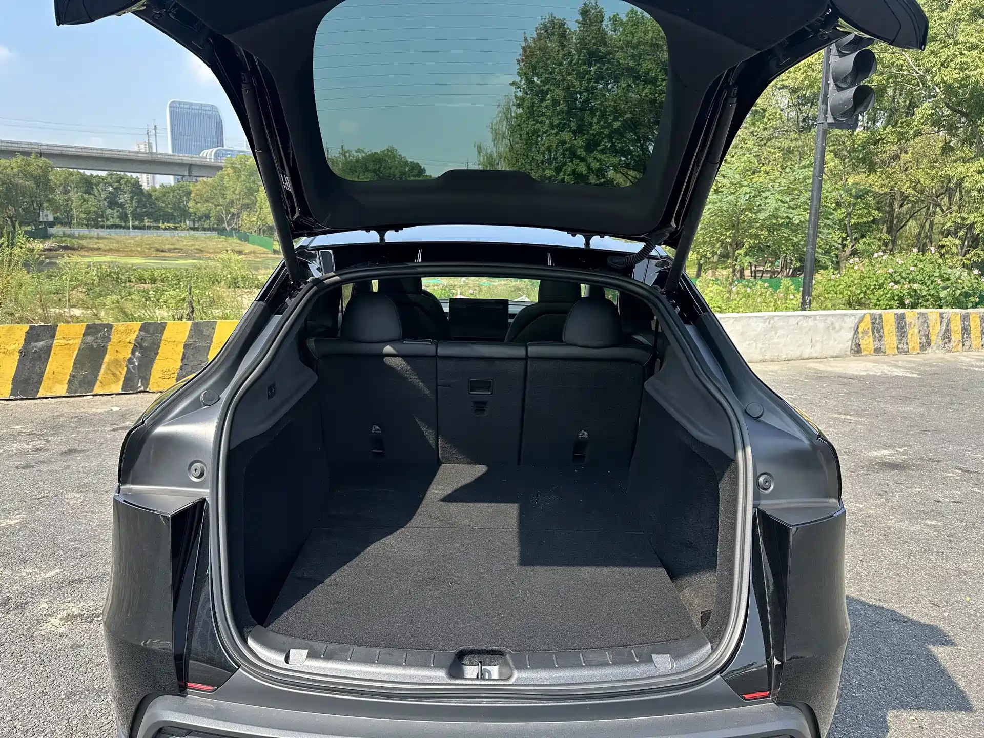 Фото 25 - Tesla Model Y