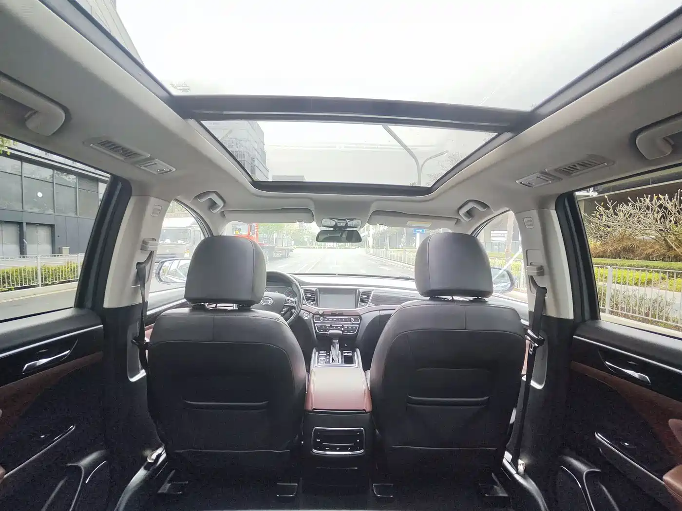 GAC Trumpchi Trumpchi GS8 2017 320T 2WD Luxury Smart Connect (7-seater) фото 17