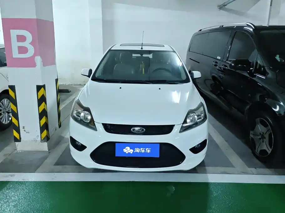 Ford Focus 2014 2013 Hatchback Classic 1.8L Automatic Fashion