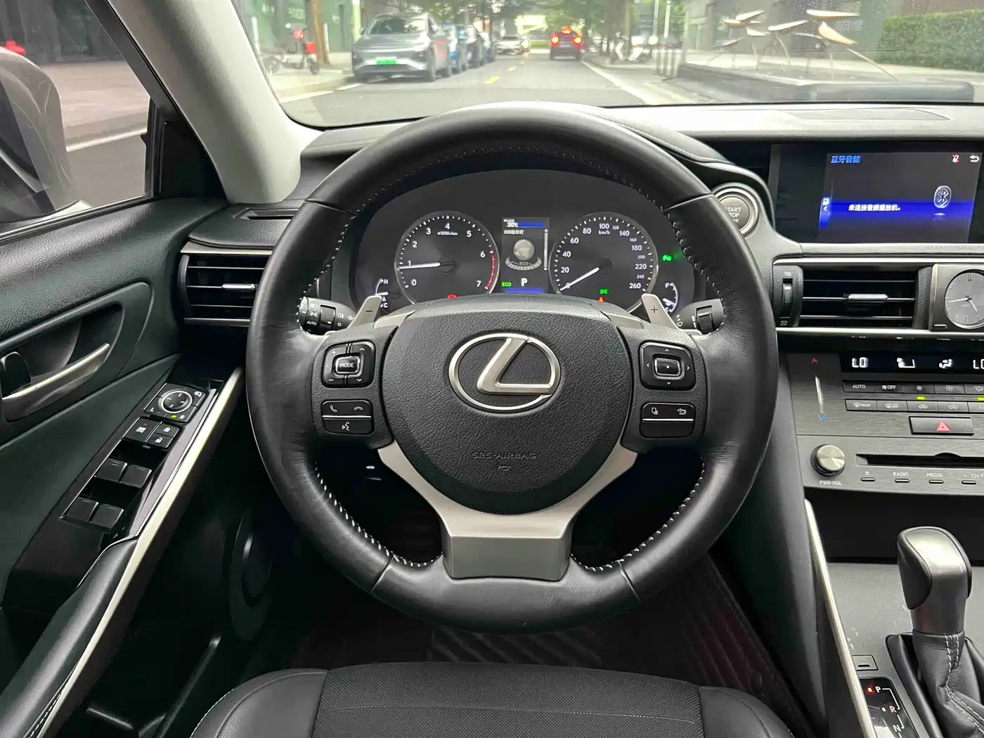 Lexus IS 2017 300 Leading Edition фото 21