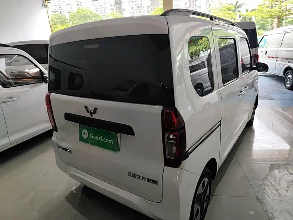 Wuling Motors Wuling Zhiguang NEV 2025 2025 Model 305km Base Version