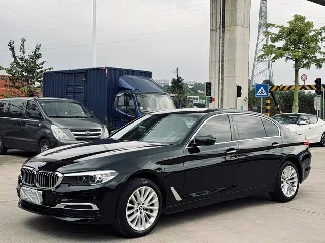 BMW 5 SERIES