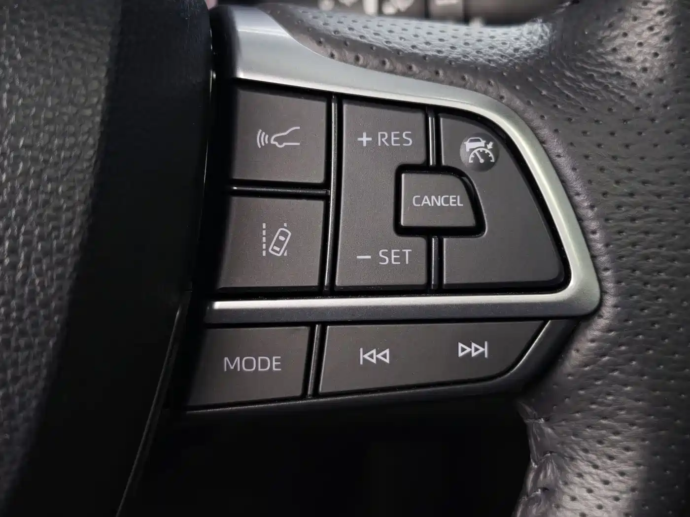 Toyota Sienna 2023 2.5L Hybrid Premium Edition фото 15