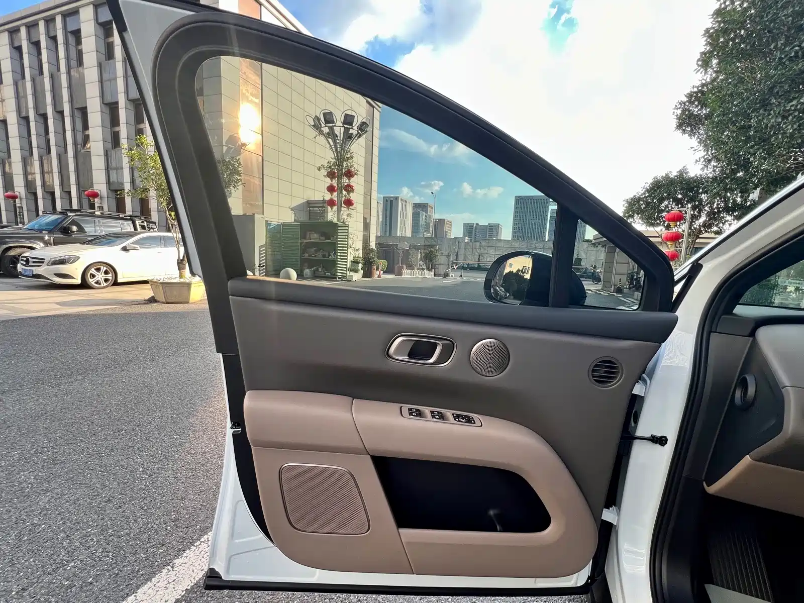 Photo 13 - Li Auto i6