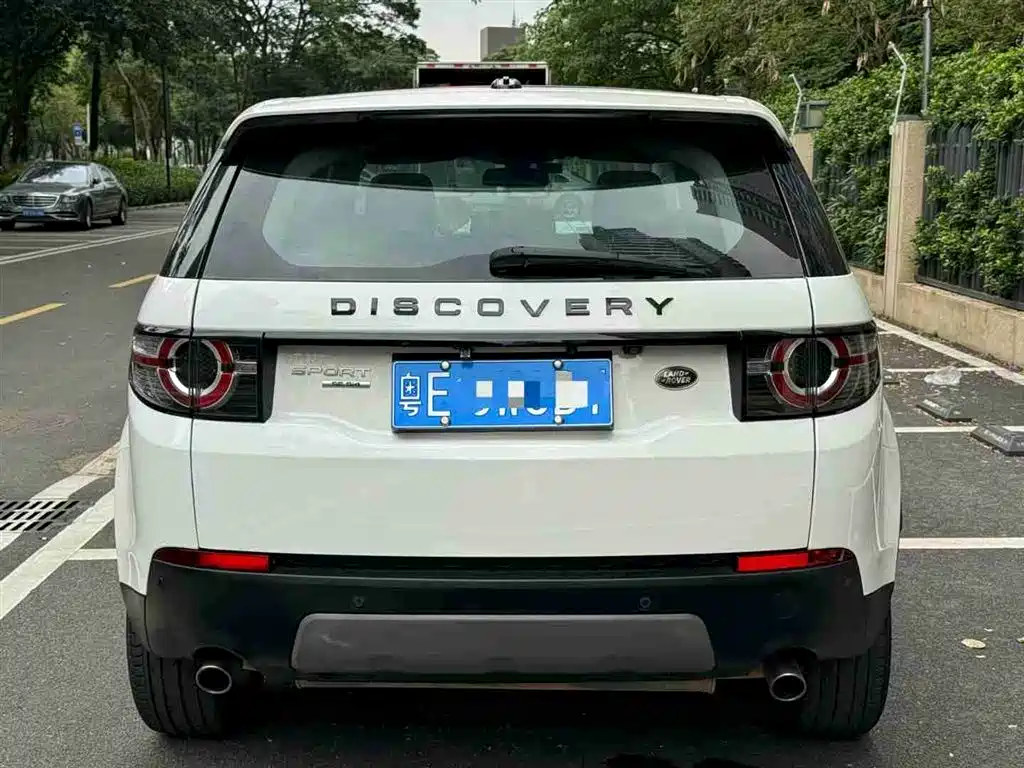 Land Rover Discovery Sport (Import) 2015 2.0T SE фото 5