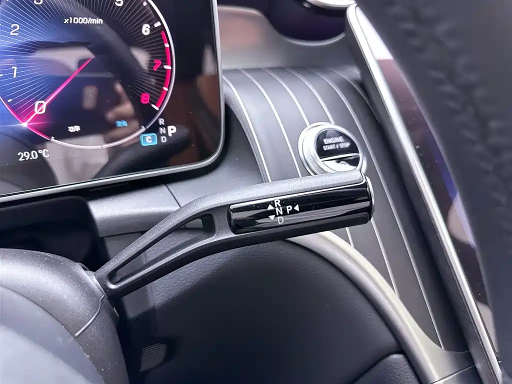 Mercedes-Benz GLC 2023 Facelift GLC 260 L 4MATIC Luxury 5-Seater фото 26