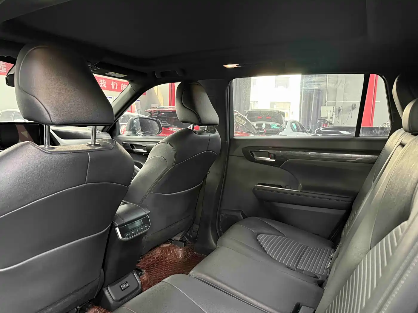 Toyota Crown Kluger 2022 2.5L HEV 4WD Luxury Edition фото 7