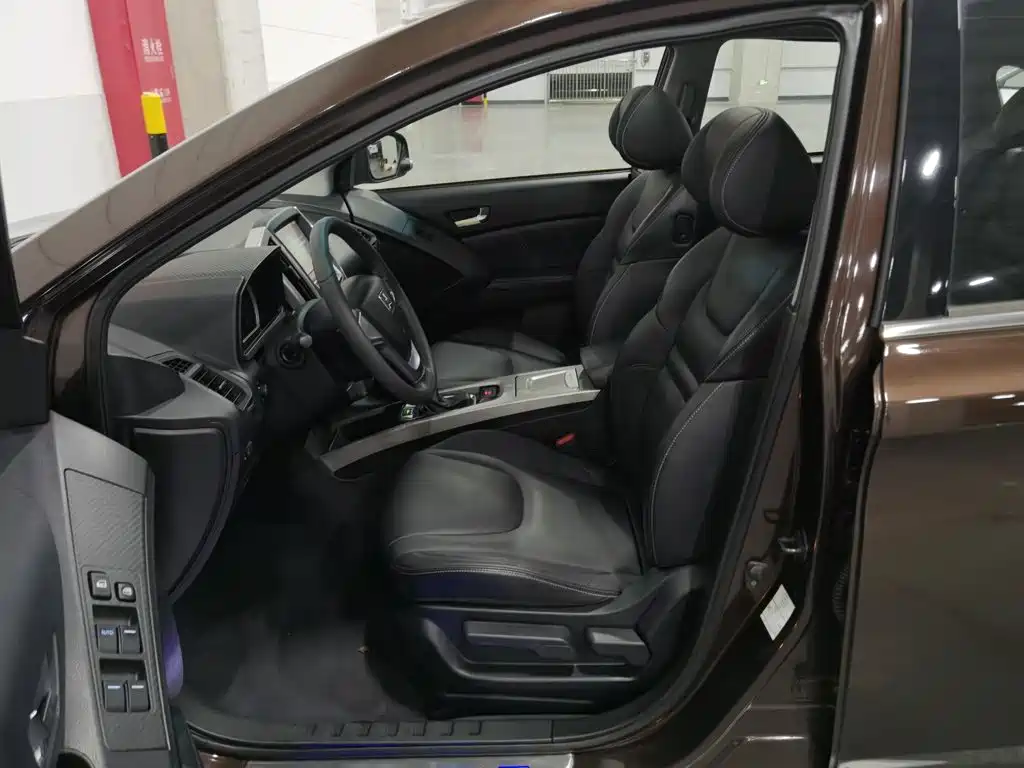 Luxgen U6 SUV 2015 2015 1.8T Fashion Edition