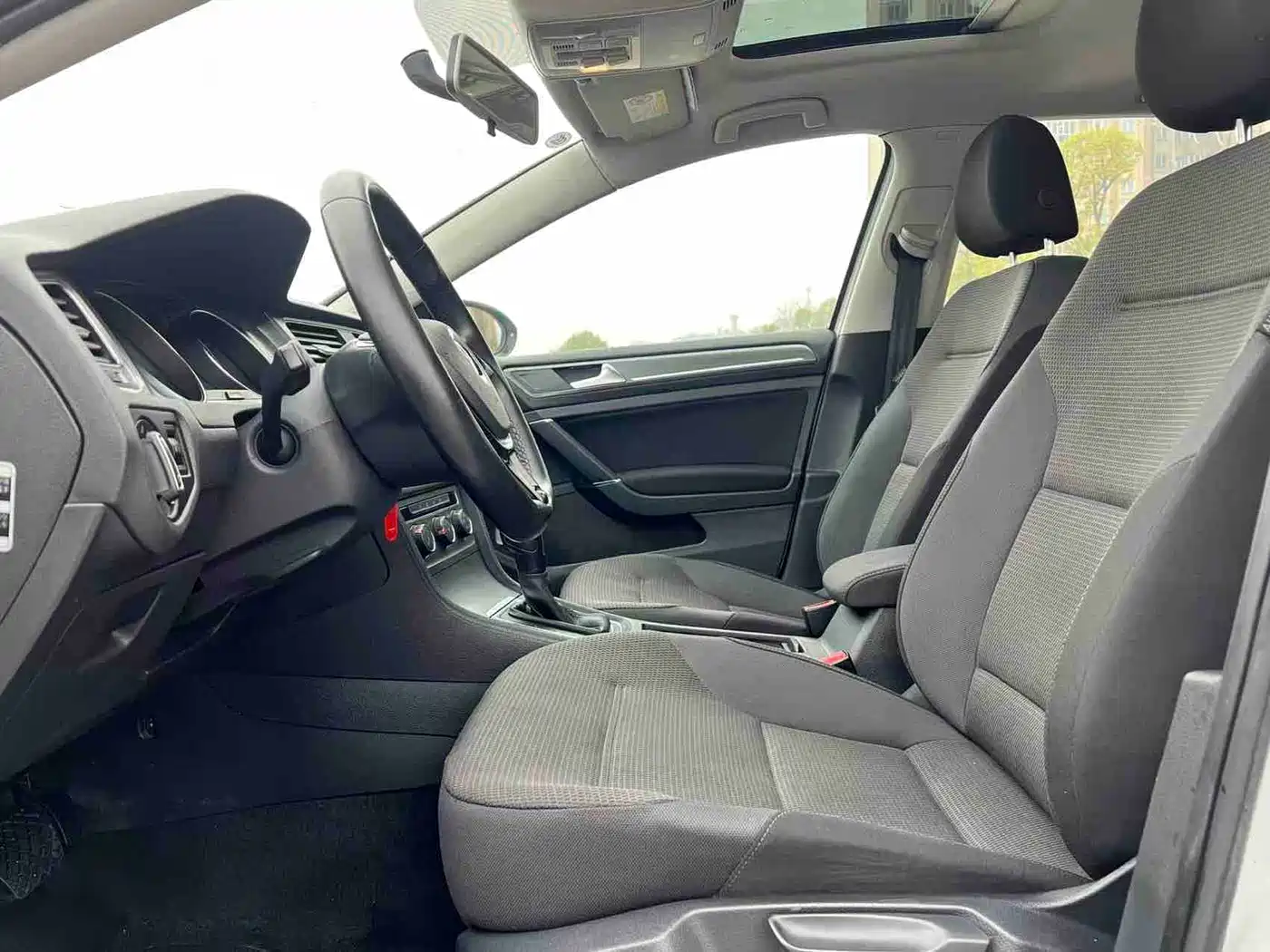Volkswagen Golf 2016 230TSI Automatic Comfort фото 19