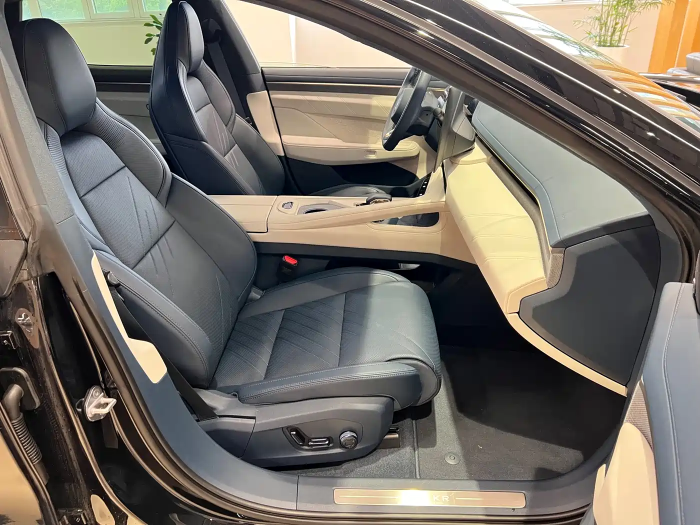 ZEEKR EXTREME KRYPTON 001