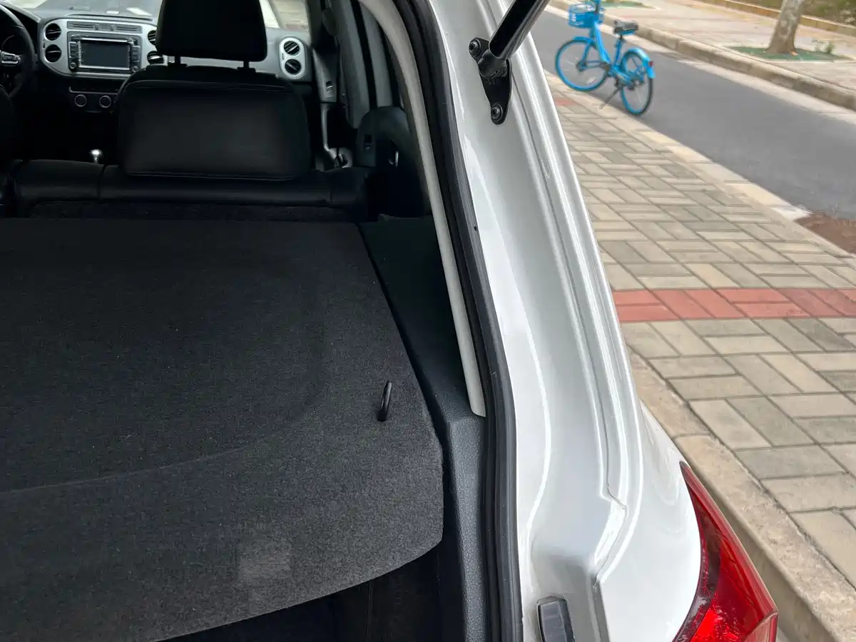 Volkswagen Tiguan 2015 1.8TSI Automatic 4WD Highline фото 27