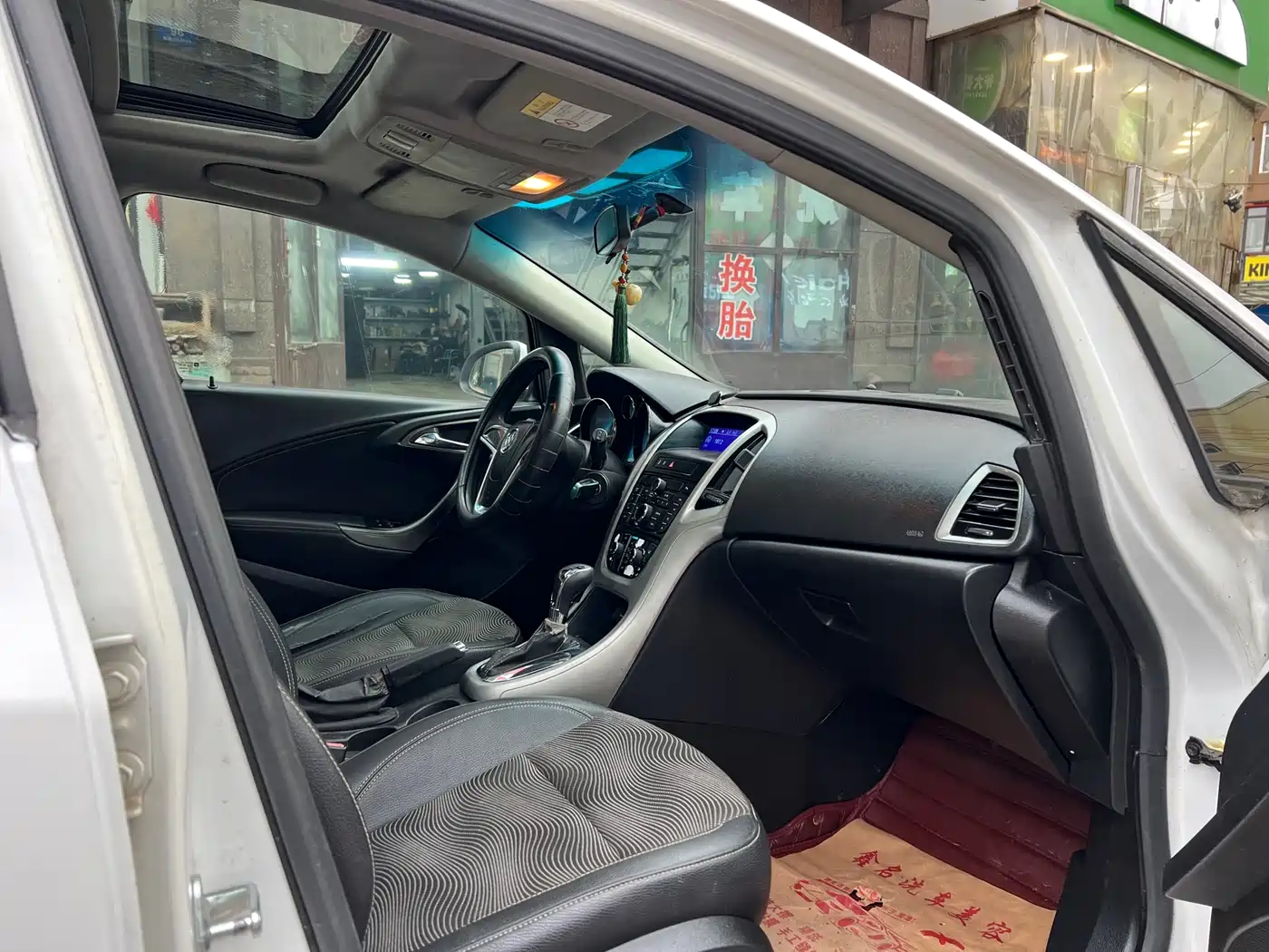 Buick Excelle 2014 XT 1.6L Automatic Fashion фото 8
