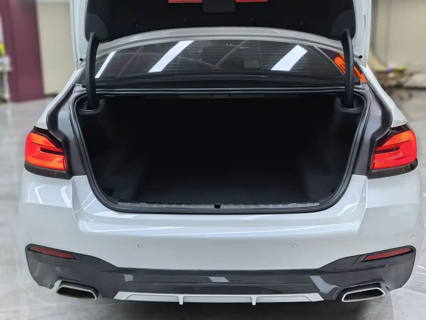 BMW 5 Series 2022 530Li Exclusive M Sport Package фото 29