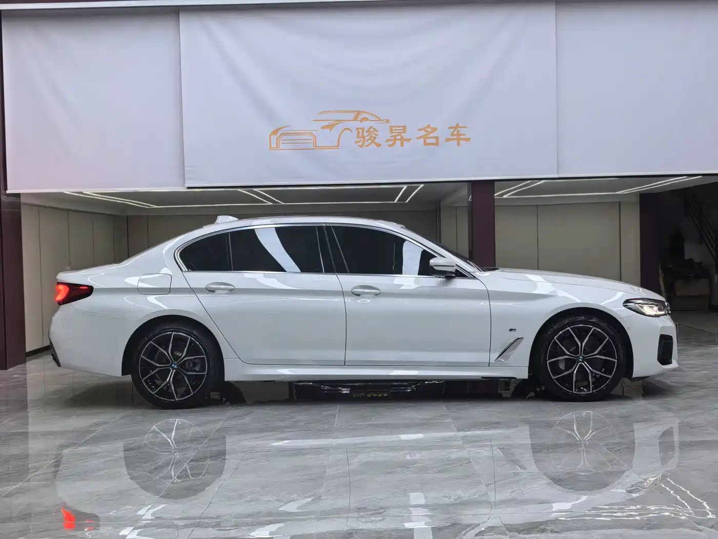 BMW 5 Series 2022 530Li Exclusive M Sport Package фото 8