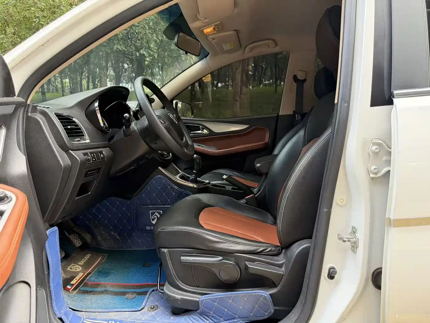 Baojun 560 2017 2016 1.5T Manual Elite