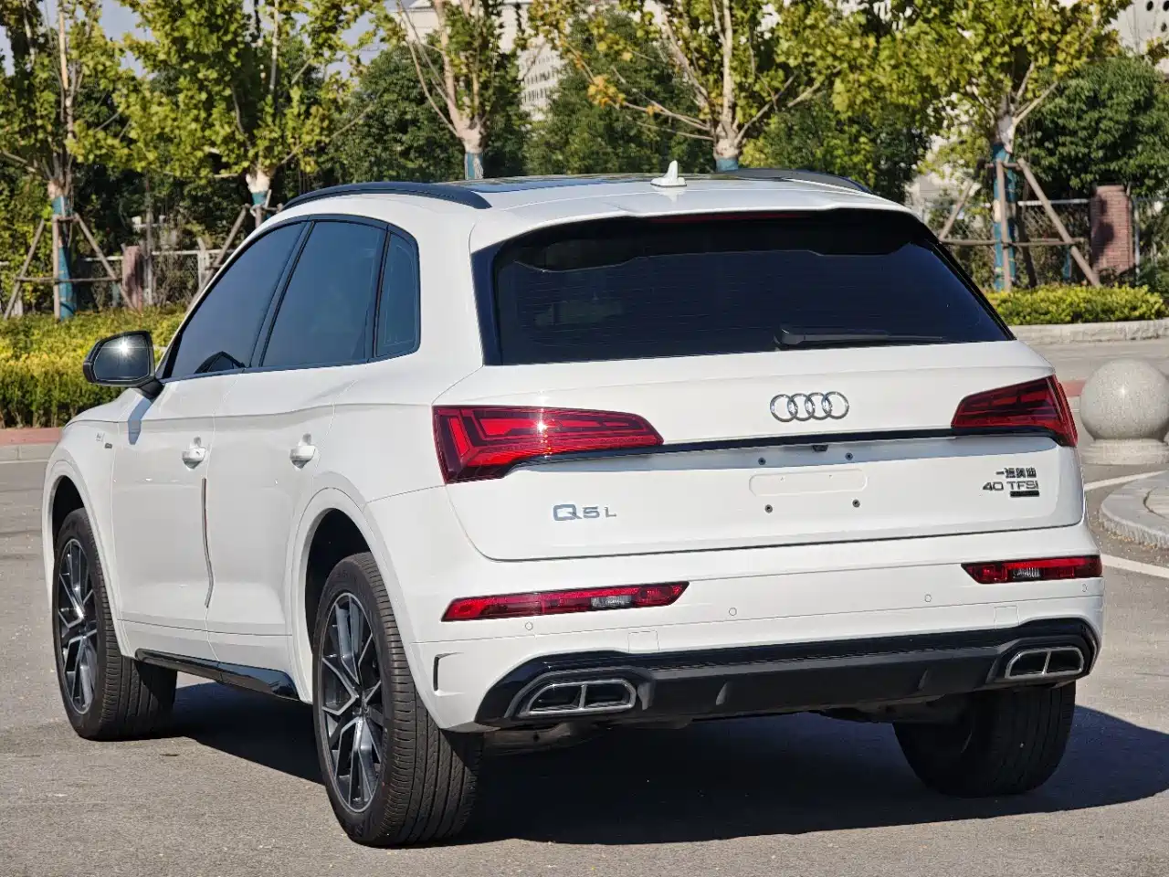 Photo 4 - Audi Q5L
