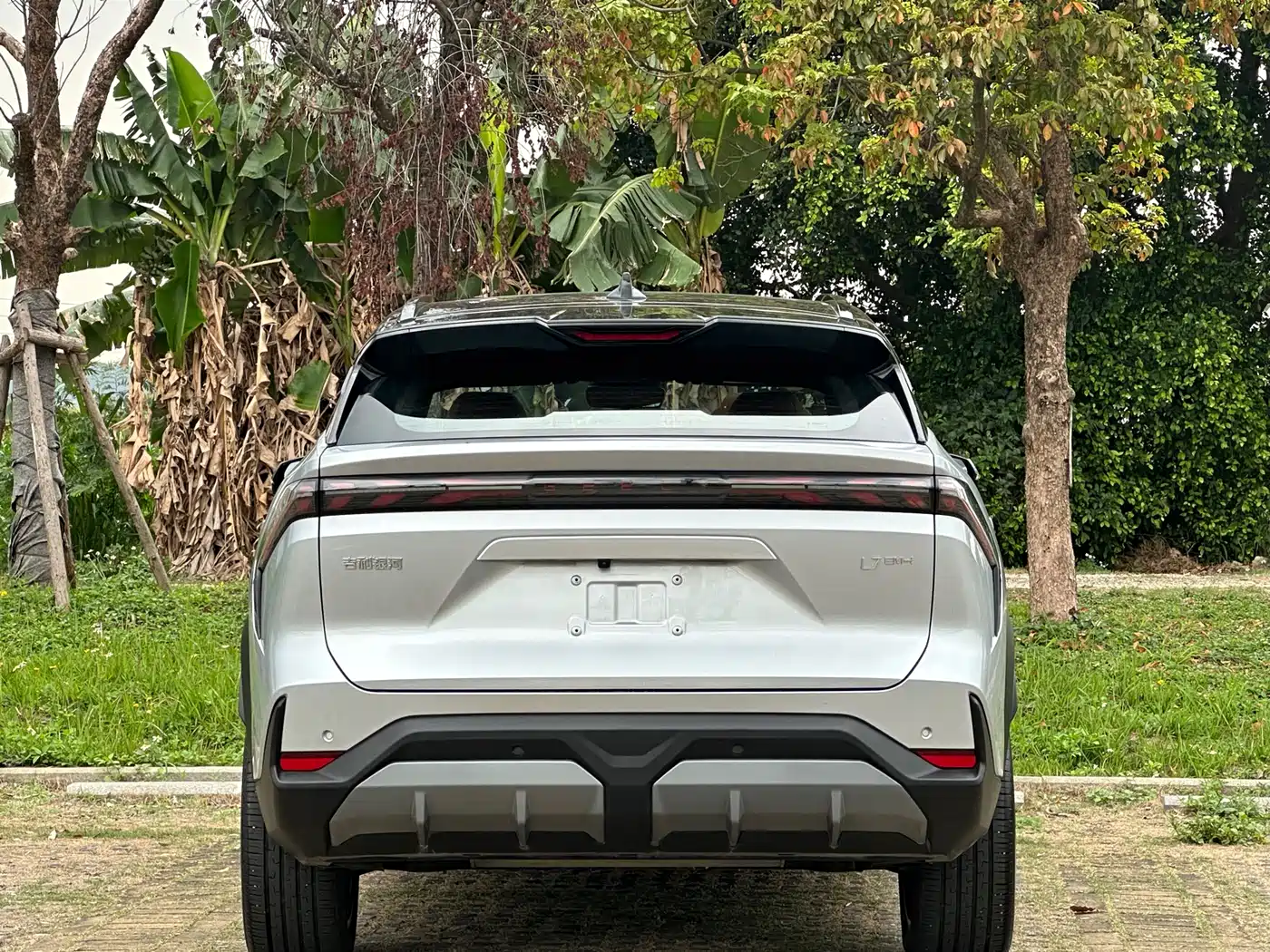 Geely Galaxy Galaxy L7 2025 EM-i 115km Explorer+ Edition фото 33