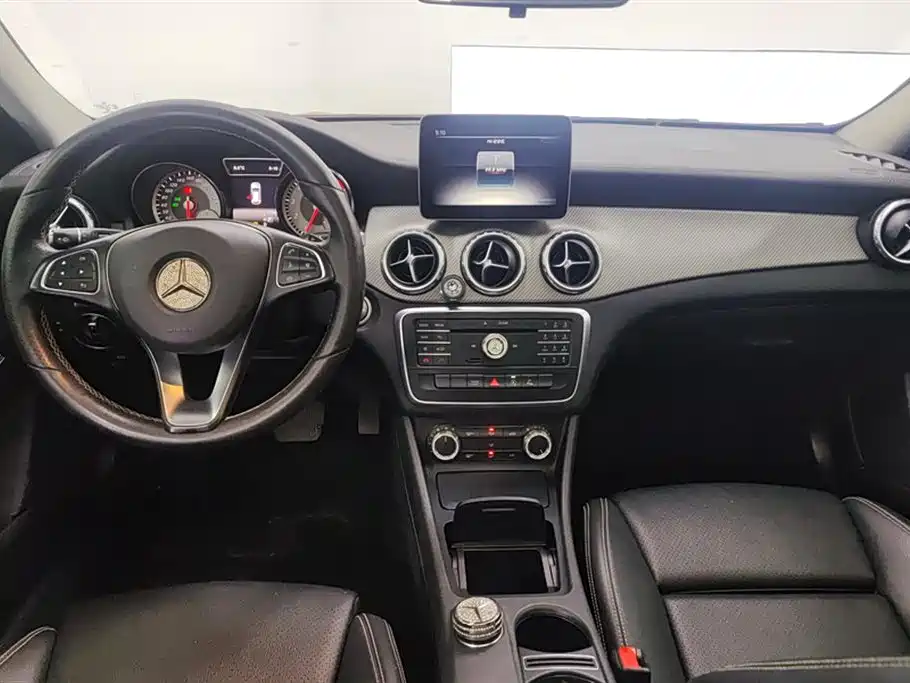 Mercedes-Benz GLA 2016 GLA 200 Fashion фото 12