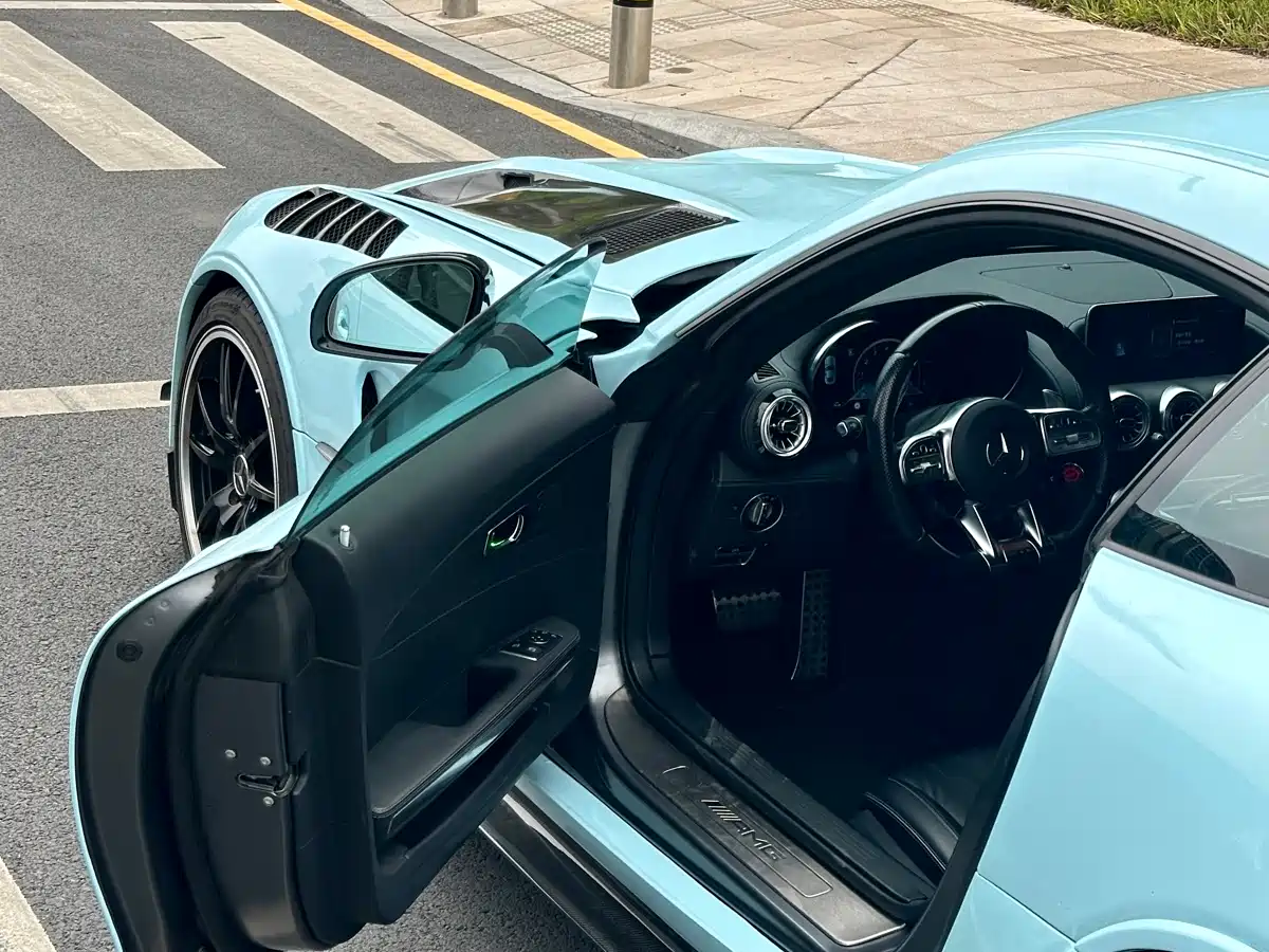 MERCEDES-BENZ AMG GT