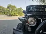 Photo 12 - Jeep Wrangler