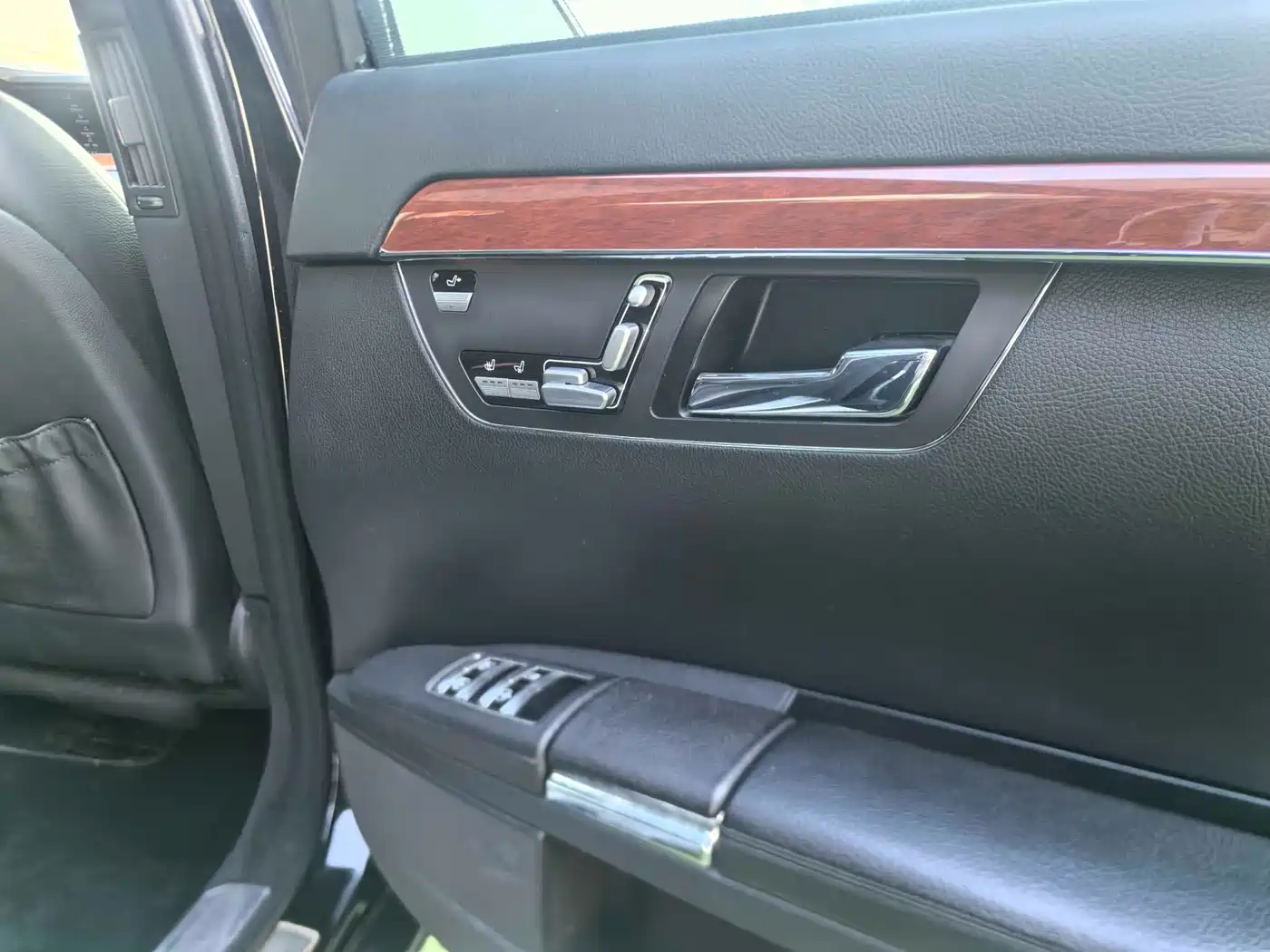 Mercedes-Benz S-Class фото 16