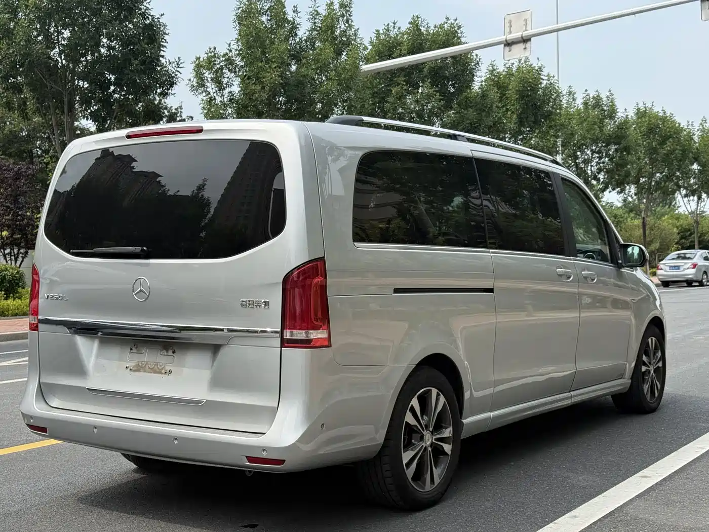 Mercedes-Benz V-Class 2016 2016 V 260 L Premium Long