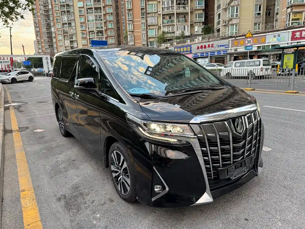 Toyota Alphard 2018 Facelift 3.5L Luxury Edition фото 3