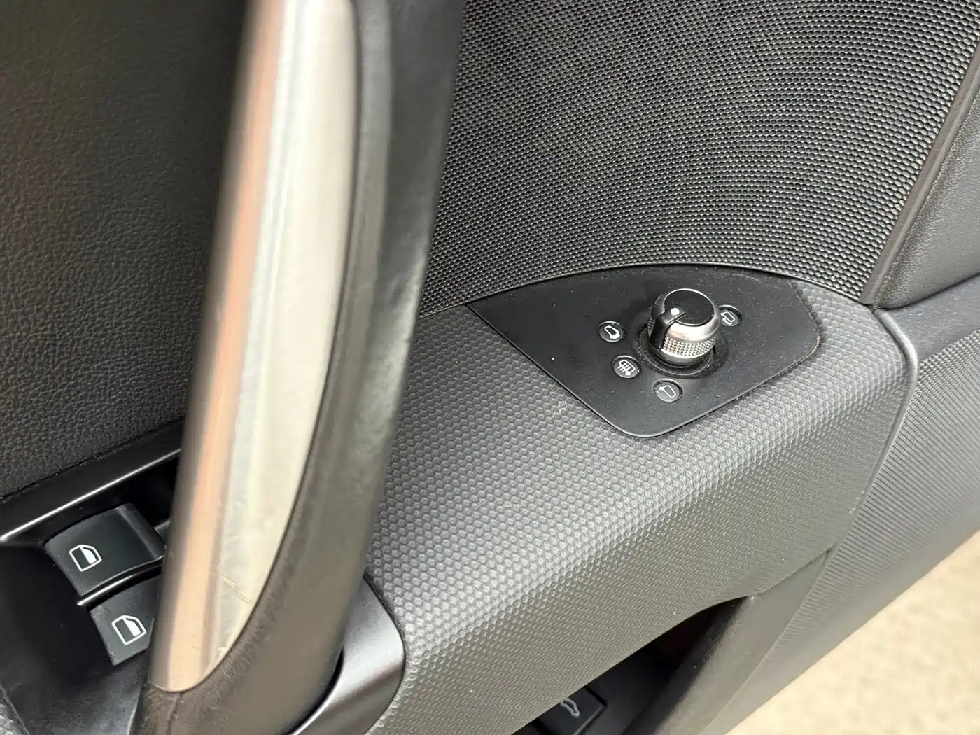 Audi TT 2011 TT Coupe 2.0TFSI quattro фото 9