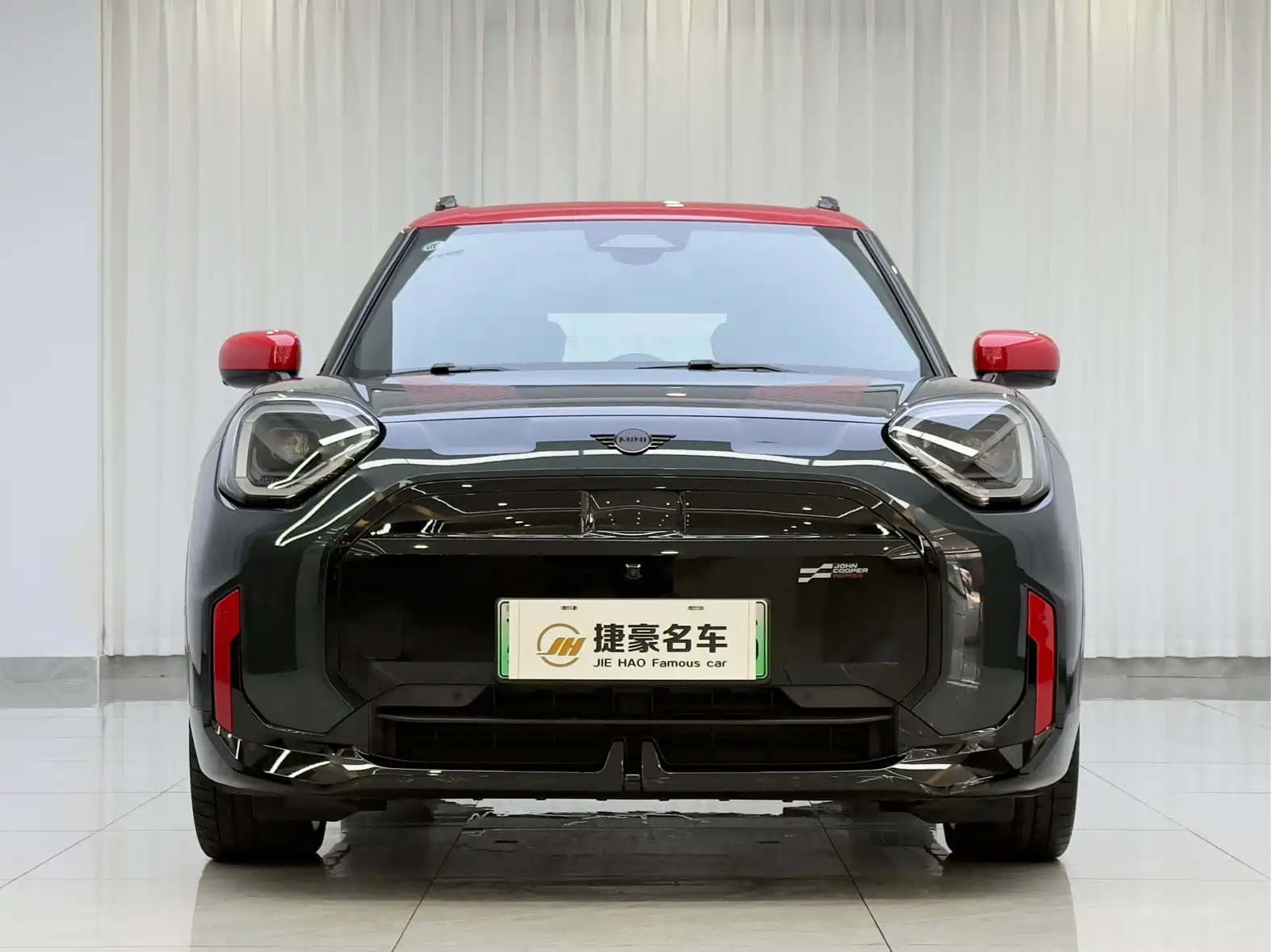 Photo 2 - MINI Electric MINI JCW